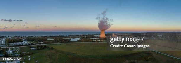 marsh, davis-besse nuclear power plant, oak harbor, ohio - toledo ohio fotografías e imágenes de stock