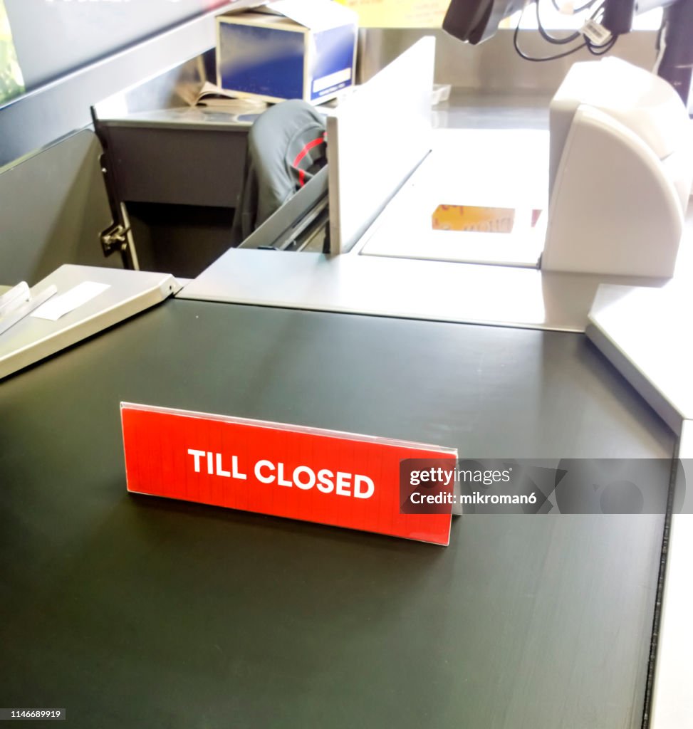 Store Checkout Sign Till Closed Sign Store Checkout High-Res Stock Photo - Getty Images