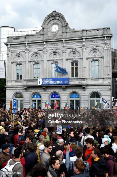 - Manifestation contre la percée de l'extrême-droite organisée par la Coalition contre l'extrême droite et le fascisme - Betoging tegen de opkomst...