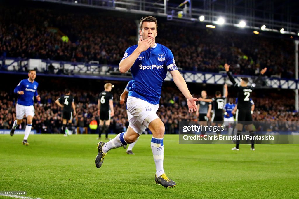 Everton FC v Burnley FC - Premier League