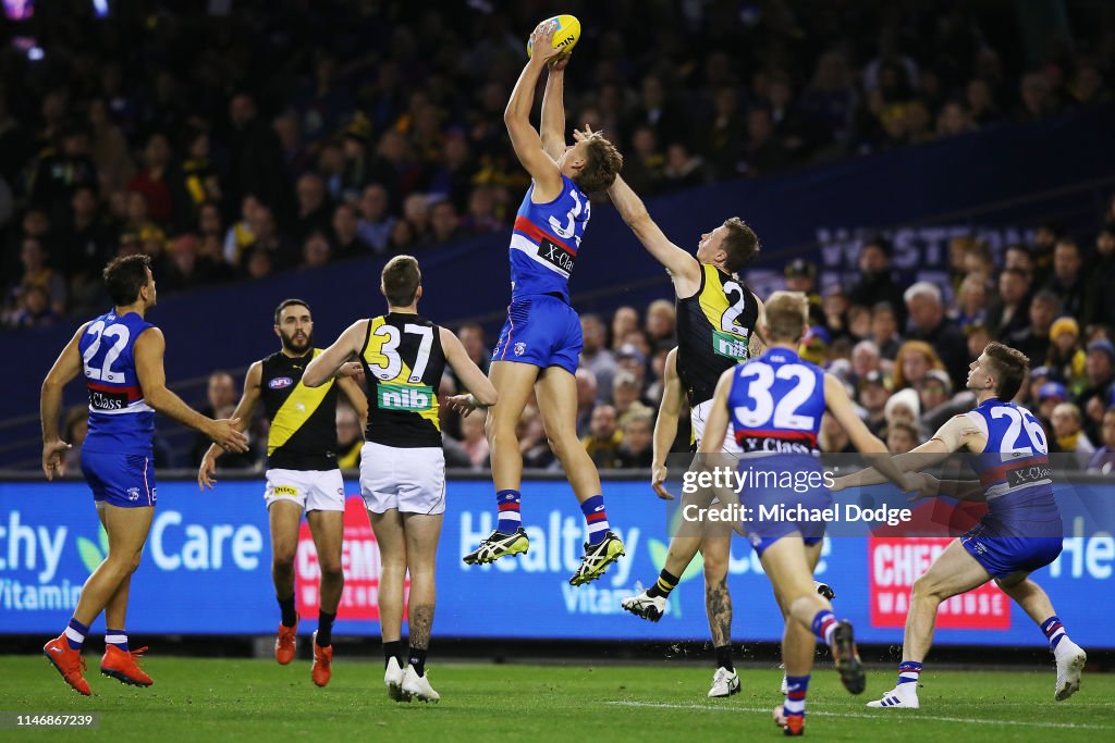 AFL Rd 7 - Western Bulldogs v Richmond