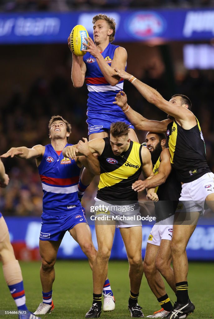 AFL Rd 7 - Western Bulldogs v Richmond