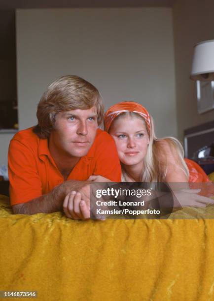 American golfer Ben Crenshaw with his wife Polly, circa 1976.