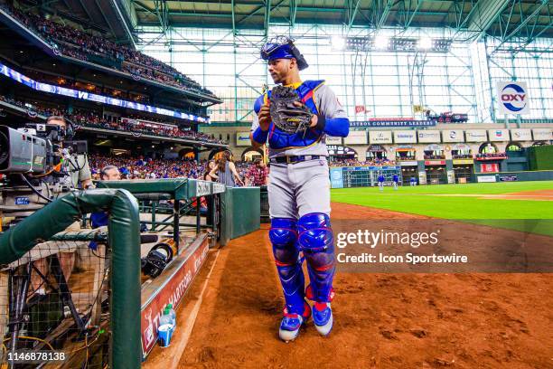 Chicago Cubs catcher Willson Contreras heads to the dugout prior to a baseball game between the Houston Astros and the Chicago Cubs during a MLB...