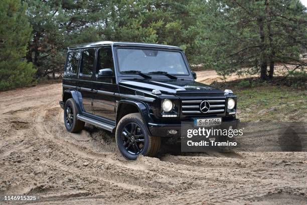 mercedes-benz g-class on the road - mercedes benz g class imagens e fotografias de stock