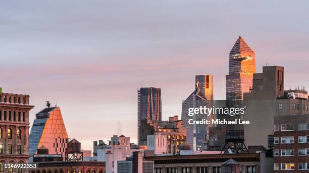 new york sunrise skyline view from the east village - hudson yards foto e immagini stock