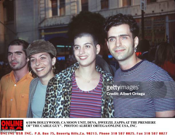 6/10/96 HOLLYWOOD, CA MOON UNIT, DEVA, DWEEZIL ZAPPA AT THE PREMIERE OF "THE CABLE GUY"