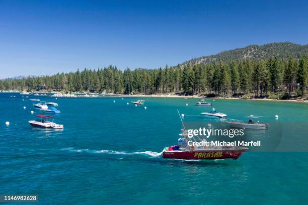 lake tahoe boating 9 - zephyros stockfoto's en -beelden