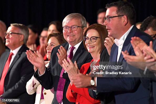 Julia Rudd Former Prime Ministers Kevin Rudd and Julia Gillard greet the crowd ...