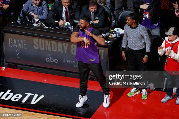 Drake Rapper At Raptor Game 2,084 Drake Raptors Stock Photos, High-Res Pictures, and Images - Getty ...