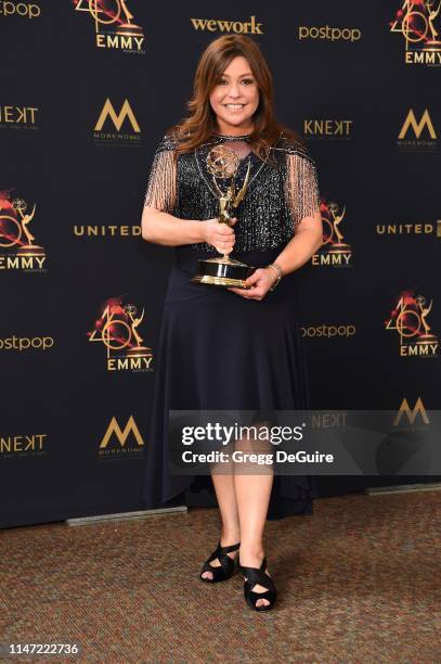 Rachael Ray poses with the Daytime Emmy Award for Outstanding Informative Talk Show during the 46th annual Daytime Emmy Awards at Pasadena Civic...
