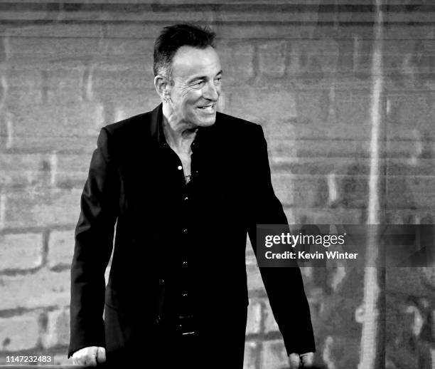 Netflix Springsteen 597 Bruce Springsteen Broadway Stock Photos, High-Res Pictures, and ...