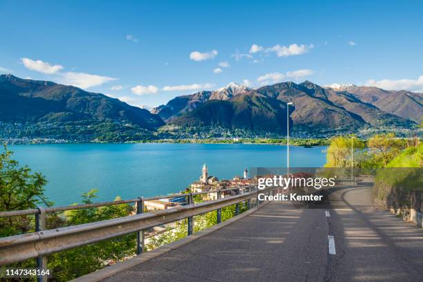 idyllische plek aan het lago maggiore - ticino stockfoto's en -beelden