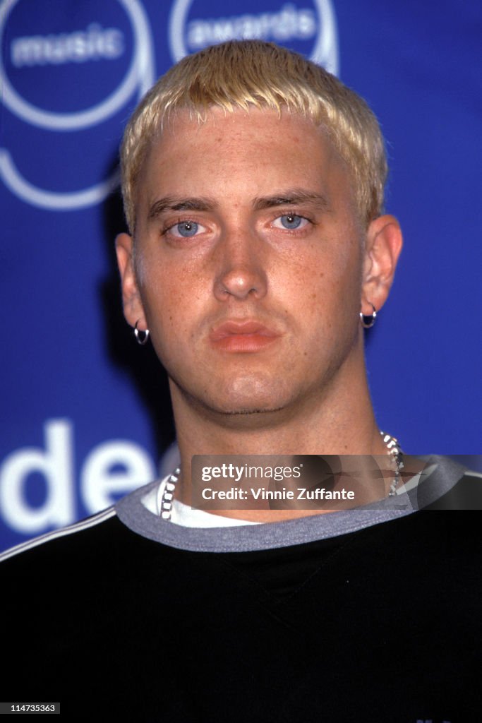Eminem. Backstage - 1999 MTV Video Music Awards in NYC September 1999