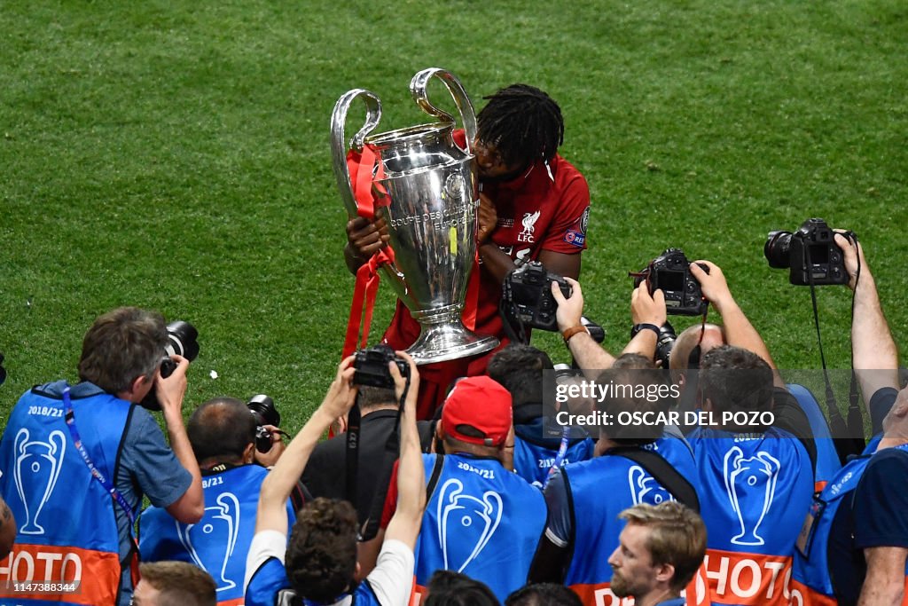 TOPSHOT-FBL-EUR-C1-TOTTENHAM-LIVERPOOL