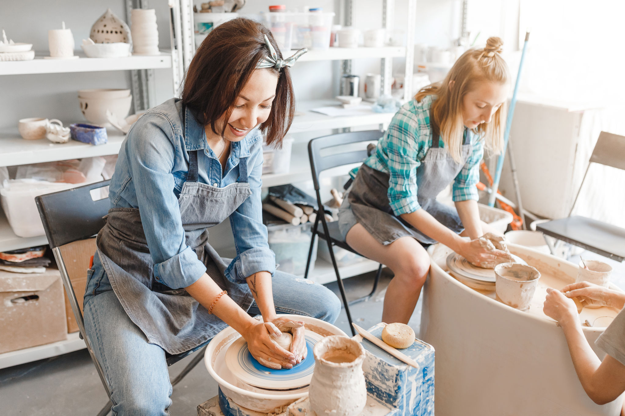 couple pottery class