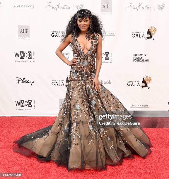 Robin Givens arrives at the WACO Theater Center's 3rd Annual Wearable Art Gala at The Barker Hangar at Santa Monica Airport on June 1, 2019 in Santa...