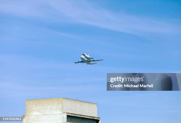 space shuttle endavour retirement 2 - space shuttle endavour fotografías e imágenes de stock