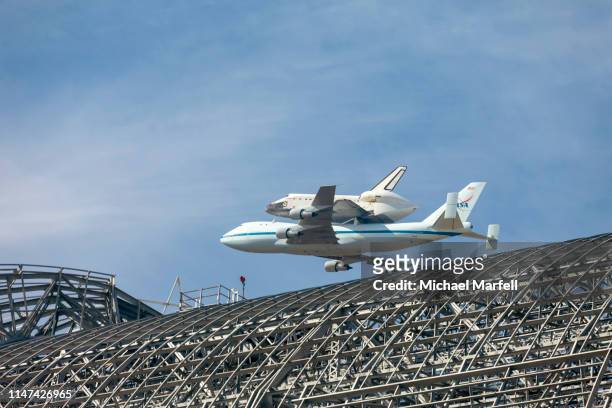 space shuttle endavour retirement 3 - space shuttle endavour fotografías e imágenes de stock