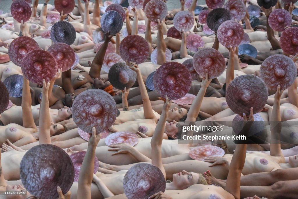 Photographer Spencer Tunick Stages One Of His Large Scale Group Nude Shoots In New York City