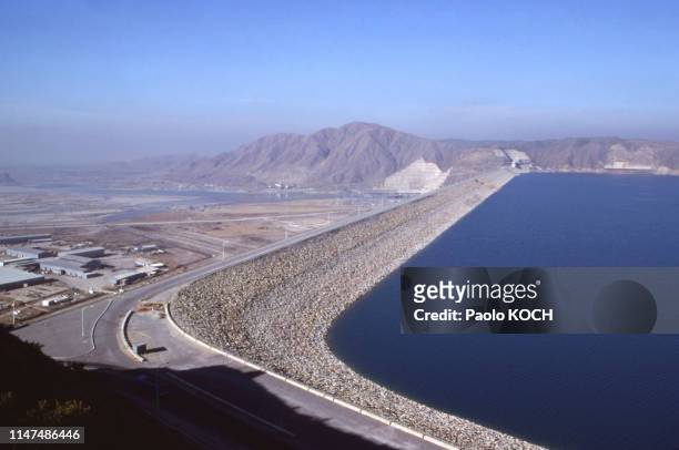 Le barrage de Tarbela, sur l'Indus, en décembre 1978, Pakistan.