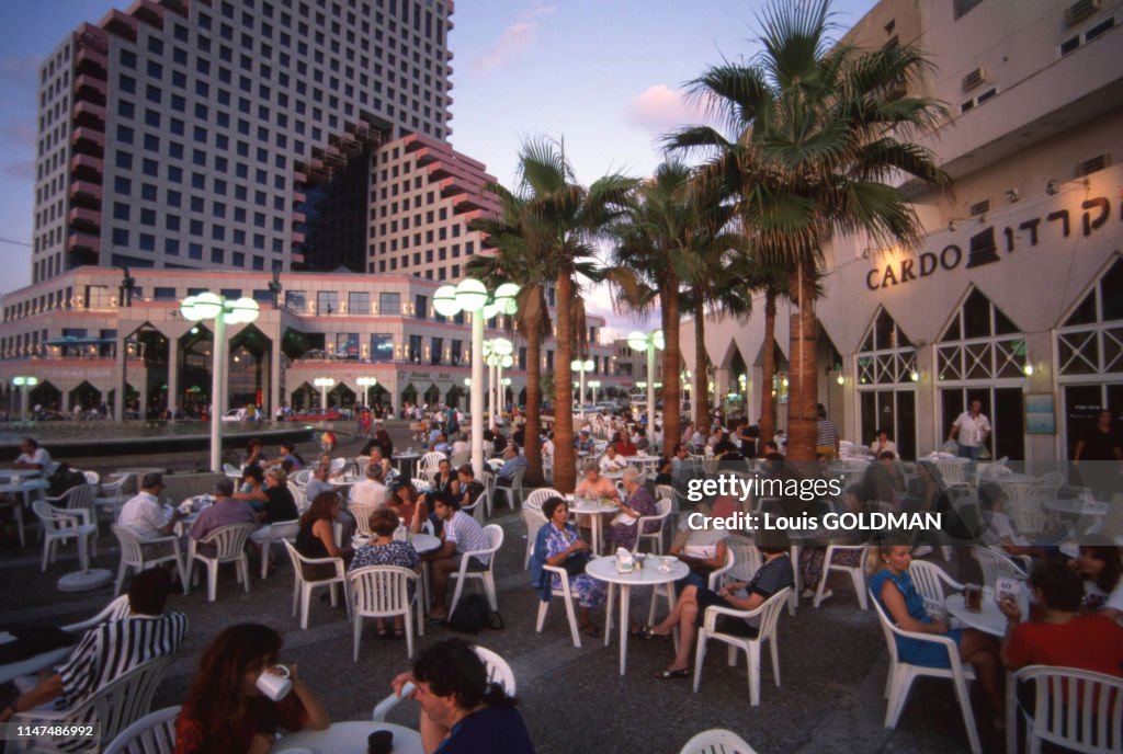 Terrasse d'un café à Tel-Aviv