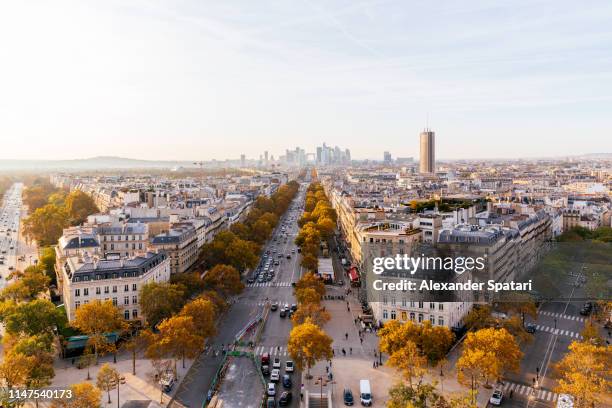 avenue des champs-elysees aerial view, paris, france - avenue des champs élysées stock-fotos und bilder