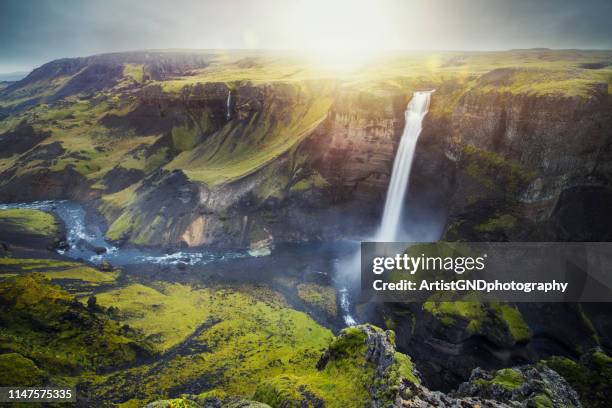 haifoss wasserfall in island - iceland waterfall stock-fotos und bilder