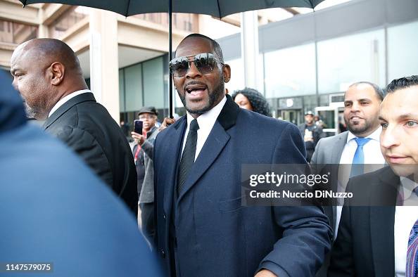 Kenneth Kelly Singe R Singer R. Kelly leaves the Leighton Courthouse following his status ...