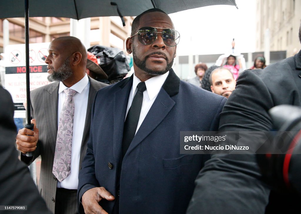 R. Kelly Returns To Court For Hearing On Sex Abuse Allegations