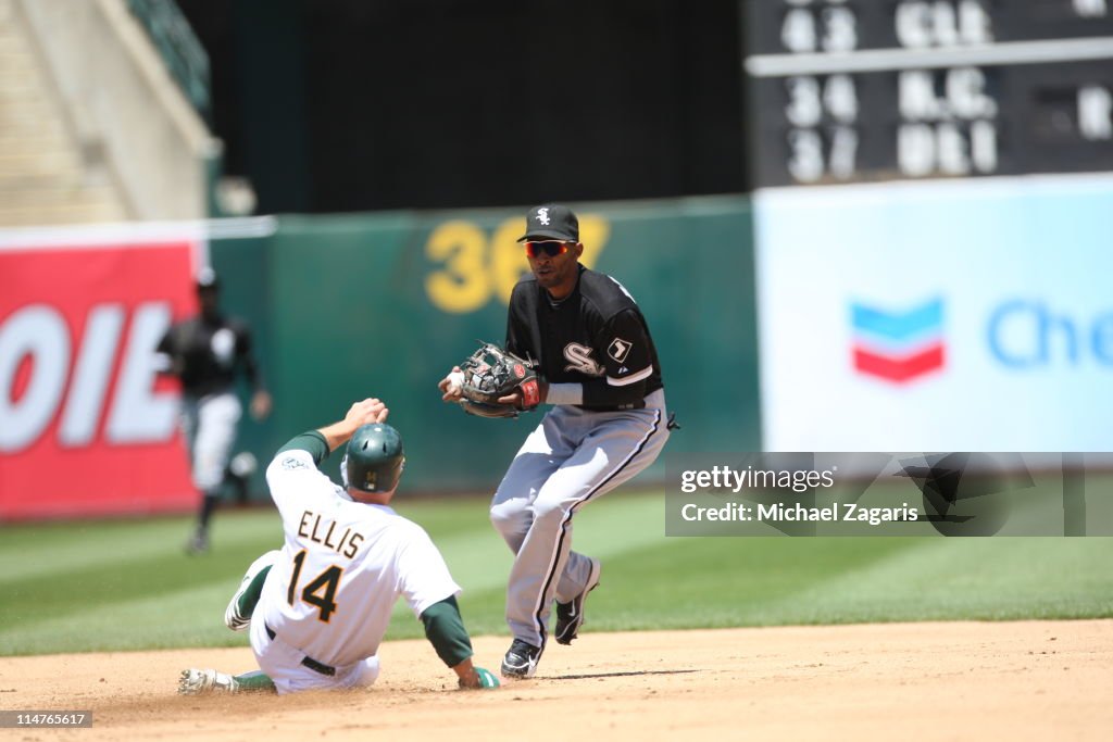 Chicago White Sox v Oakland Athletics