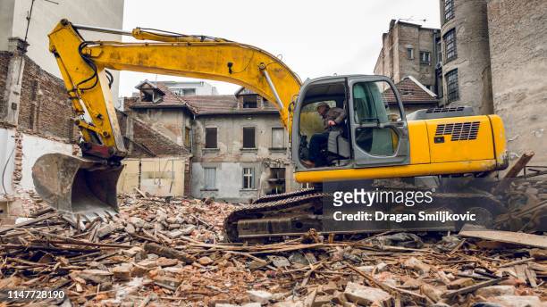 demolition - collapsing wall stock pictures, royalty-free photos & images