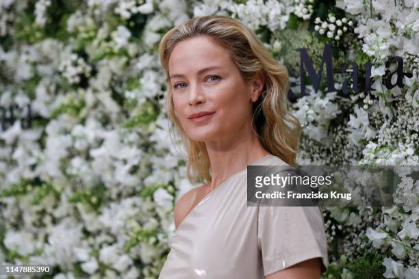 Carolyn Murphy, wearing Max Mara during the Max Mara Resort 2020 Fashion Show at Neues Museum on June 3, 2019 in Berlin, Germany.
