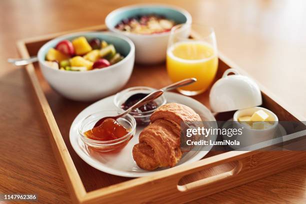 quelle différence un bon petit déjeuner fait - plateau photos et images de collection