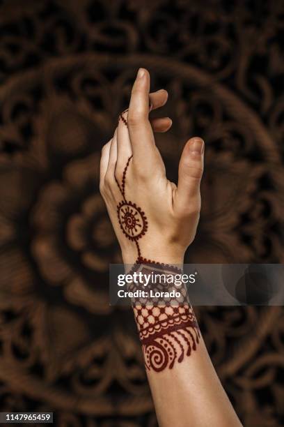 henna tattoo - henna tattoo stock pictures, royalty-free photos & images