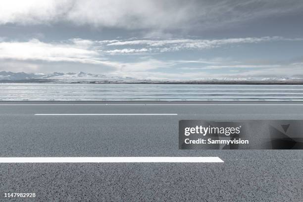 lakeside road - lake pukaki stockfoto's en -beelden