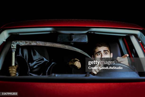 dood in een auto - horrible car accidents stockfoto's en -beelden