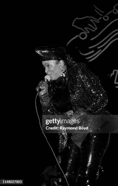 Singer Betty Wright performs at the Regal Theater in Chicago, Illinois in November 1991.