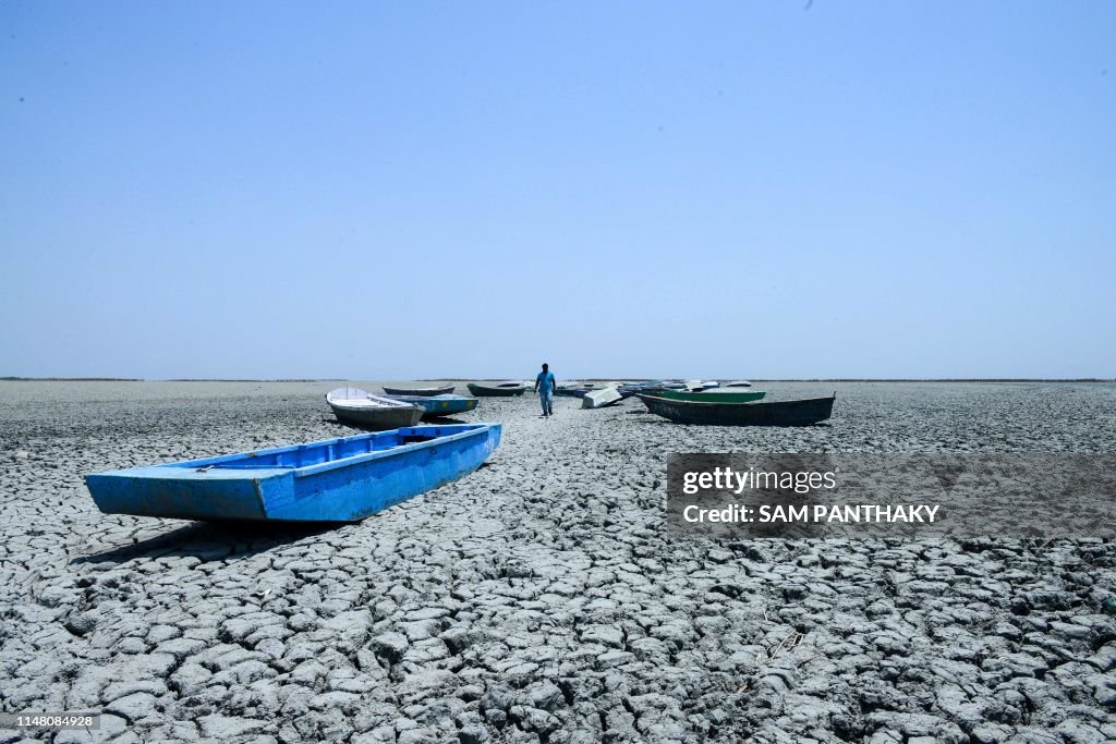 TOPSHOT-INDIA-ENVIRONMENT-HEAT