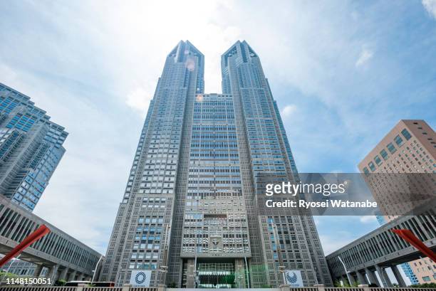tokyo metropolitan government - tokyo metropolitan government building stock pictures, royalty-free photos & images