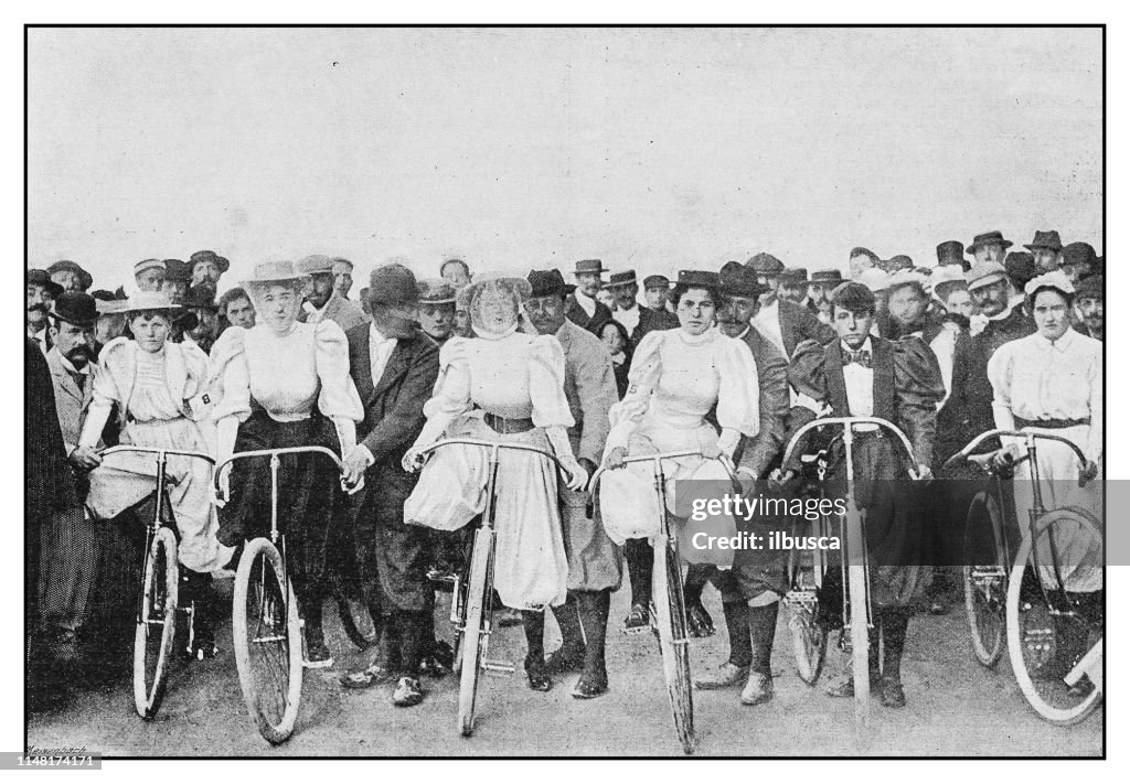 Antique photo: Bicycle women