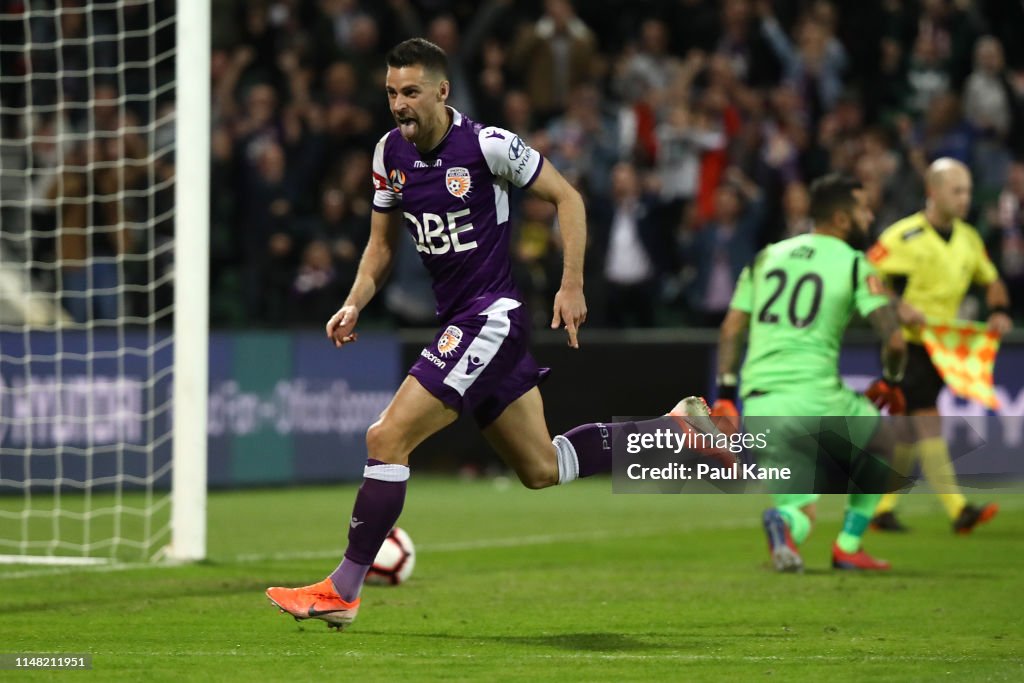 Perth v Adelaide - A-League Semi Final 1