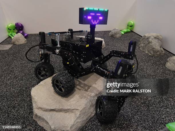 Artificial Intelligence Rover 686 Rover Robot Stock Photos, High-Res Pictures, and Images - Getty Images