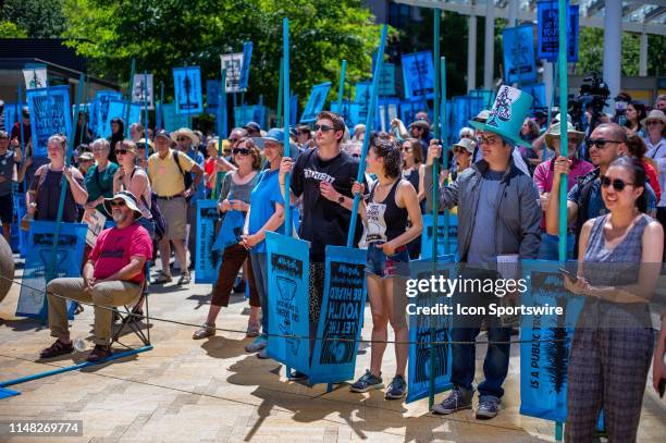 Portland Crowd 39 Center For A Livable Future Stock Photos, High-Res Pictures, and ...