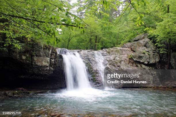lake catherine waterfalls, arkansas - arkansas stock-fotos und bilder