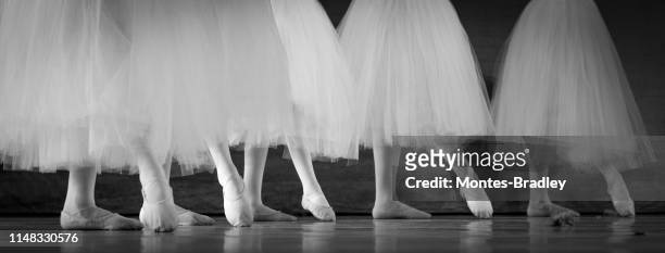 ballerinas on stage - saia de bailarina imagens e fotografias de stock