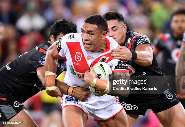 Tyson Frizell of the Dragons looks to break away from the defence during the round nine NRL match between the New Zealand Warriors and the St George...