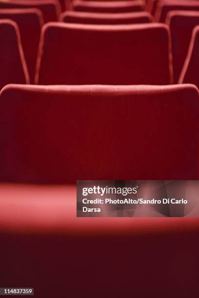 empty theater seats, cropped - kinosaal stock-fotos und bilder