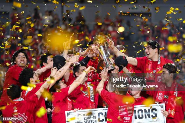 Players of Alvark Tokyo celebrates after defeating Chiba Jets 71-67 to win the B.League final match at Yokohama Arena on May 11, 2019 in Yokohama,...