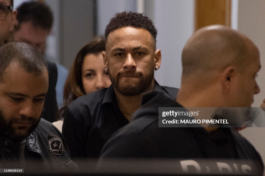 TOPSHOT-FBL-BRA-CRIME-ABUSE-ACCUSATION-NEYMAR